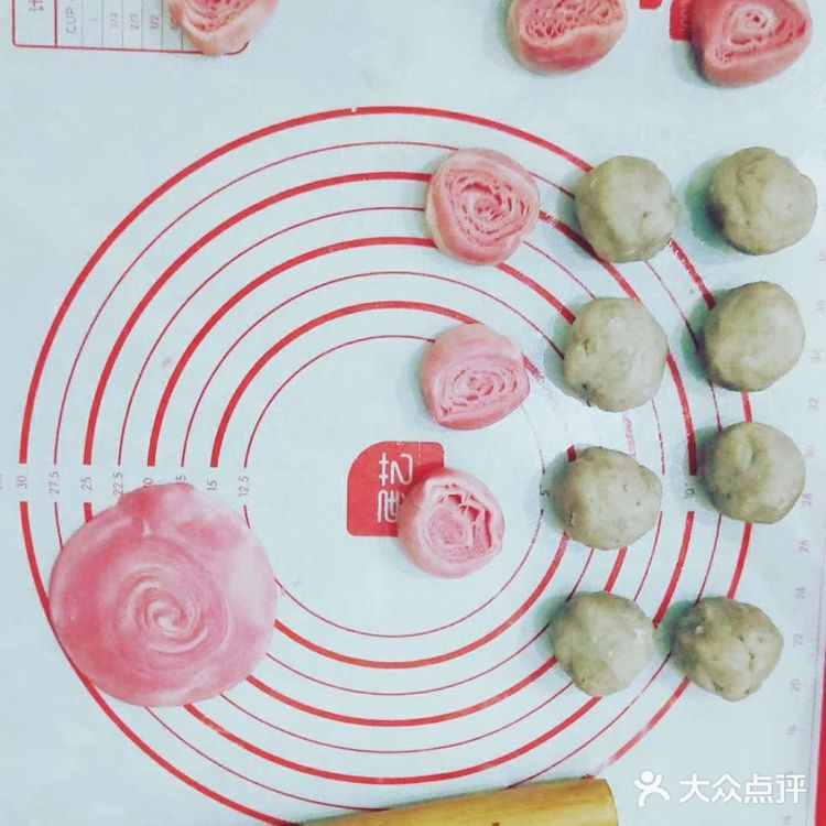 素人自制:云顶抹茶酥和紫薯香芋酥