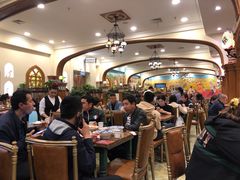 大堂-清真·玛丽亚新疆菜主题餐厅(浙江中路店)