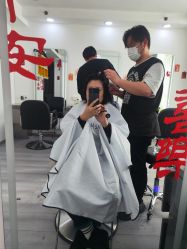 -LILI·HAIR SALON理理造型