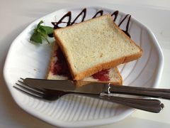 蓝米果酱吐司-Anne猫窝咖啡屋