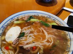 -邱芳粉店(迎宾大道旗舰店)