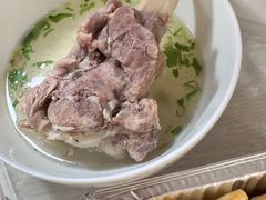 骨头汤-周震馄饨