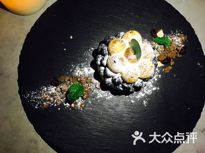 k.strawberry黑草莓图片