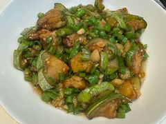 -阿瓦山寨·湘菜现炒·剁椒鱼头王(咸阳总店)