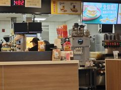 -麦当劳(上海虹桥站30B检票口楼上)