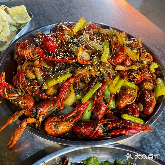 侯子龙虾淄博烧烤(东二路店)