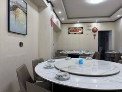 -余杨鸭鸭餐厅