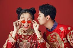 -雪中彩影婚纱摄影·微光艺术中心