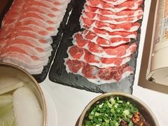 五花肉肉片-旺福·贵州酸汤牛肉火锅(陆悦天地店)