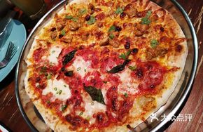 Napoli Salami Pizza