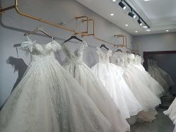 -伯瓷皇后婚纱艺术空间