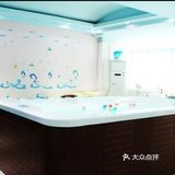 你要跟我一起游泳吗