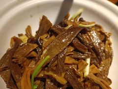 鹿茸菌烧土猪肉-老湘村·湖南土菜(天河维多利店)