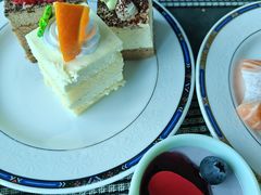 -亚洲国际大酒店·云顶阁旋转自助餐厅