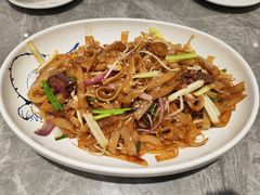 干炒牛河-朱记乳鸽王·非遗石岐乳鸽·全鸽宴(大兴旗舰店)