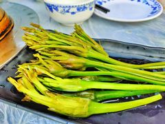 -冰冰龙虾·江湖菜·花园江景餐厅