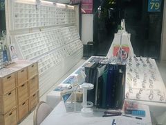 -诺柯视眼镜-蔡司依视路官方工厂店(淞南一店)