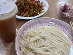 -歹歹的加个面过油肉拌面