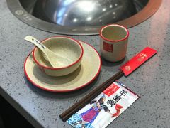 餐具摆设-羊来顺冰煮鲜羊铁锅烀羊肉(八卦岭店)