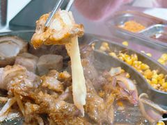 -山野的朋友露营炭火烤肉