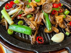 炙子干锅鹿茸菇-泓0871臻选云南菜·味庄