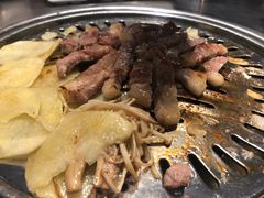 梅花肉-韩聚屋韩国烤肉餐厅(新北万达店)
