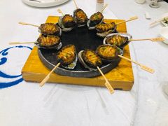 石锅大鲍鱼-品海楼·大连海胆锅贴馆(东港店)