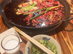 红锅-六公里老火锅(总店)