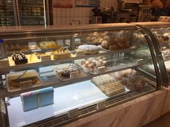 面包甜点陈列柜-老大昌(淮海中路店)