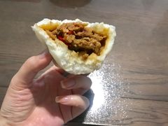 剁椒大肉包-谭景其·谭氏麻油菜包(集庆路店)