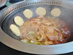 -东北烧烤铁锅炖水库鱼