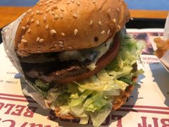 -The Habit Burger Grill 哈比特汉堡(复兴soho店)