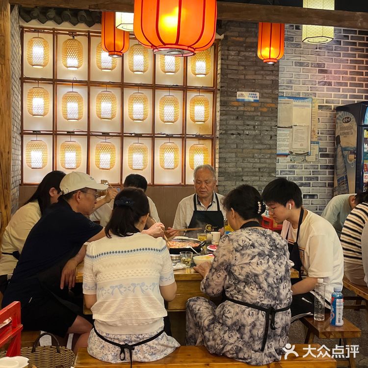 望平街！正宗四川火锅！好吃😋