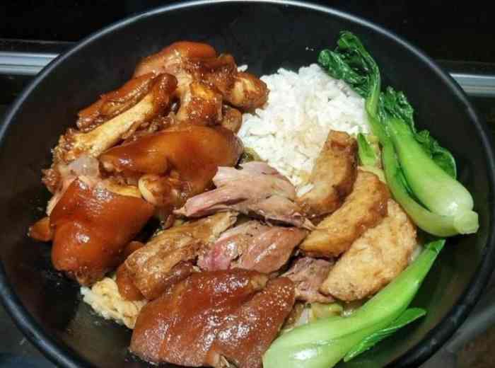 隆江猪脚饭(潼南店)-"第一次尝试吃猪肘饭,以前一直对猪肘什么的.