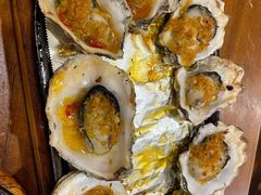 蒜茸烧生蚝-老东镇啤酒屋海鲜加工·蒸汽海鲜·海鲜烧烤(台东店)