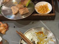 -围炉肉舍•炭烤活鳗•丹东海鲜烤肉(步行街店)