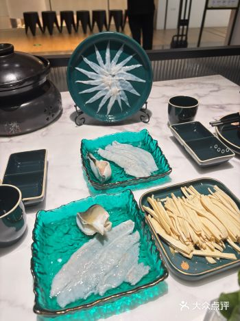 上海河豚鱼料理必吃榜！淮扬排队王无界釜！