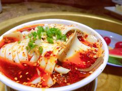 -沪小二炭火蛙锅(淮海中路美食不夜城店)