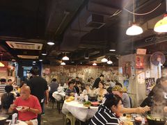 大堂-鲜入围煮花胶鸡海鲜火锅