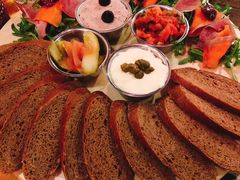 -皇冠自酿啤酒坊(中国红街5号楼店)