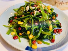 八宝菠菜-小六汤包砂煲菜(文景路店)
