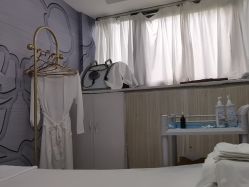 -斐尔国际皮肤管理中心