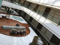 -上海滴水湖皇冠假日酒店