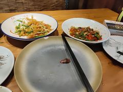 -头上红煨盐鸡乡村食府