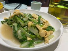 -梅利汴京烤鸭•开封豫菜地标店(东大街店)