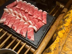 -老牌坊云南鱼豆花火锅(爱建店)