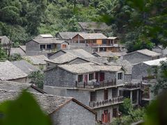 -高荡千年布依古寨旅游景区