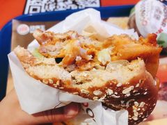 果木香风味火烤鸡腿堡-汉堡王(金鹰天地广场店)