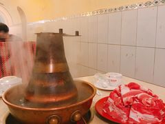 -洞庭洲·防空洞火锅·烧烤·铜锅涮肉(新百广场店)