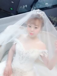 -艾米丽婚纱礼服